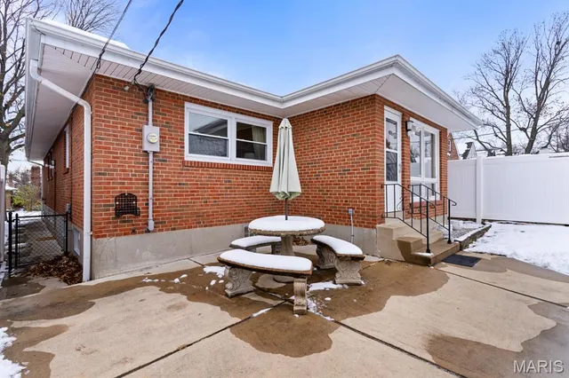 $320,000 | 6541 Lindenwood Place, St. Louis, MO 63109