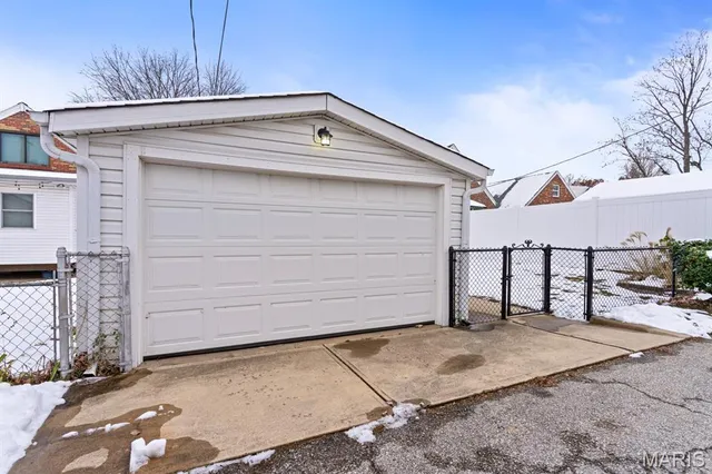 $320,000 | 6541 Lindenwood Place, St. Louis, MO 63109