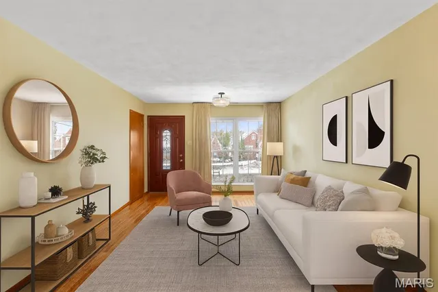 $320,000 | 6541 Lindenwood Place, St. Louis, MO 63109