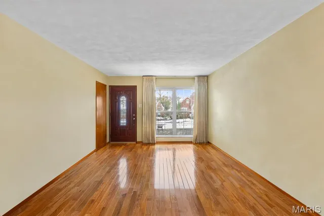 $320,000 | 6541 Lindenwood Place, St. Louis, MO 63109