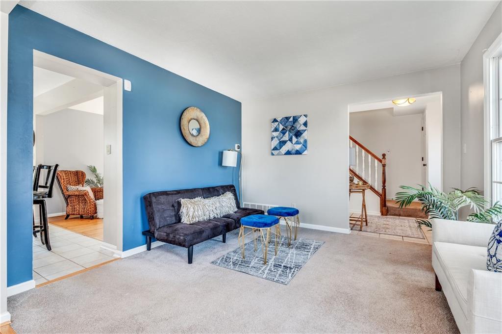 285 Randy Lane Coraopolis, PA 15108 - Photo 6 of 25 Gallery Image 6