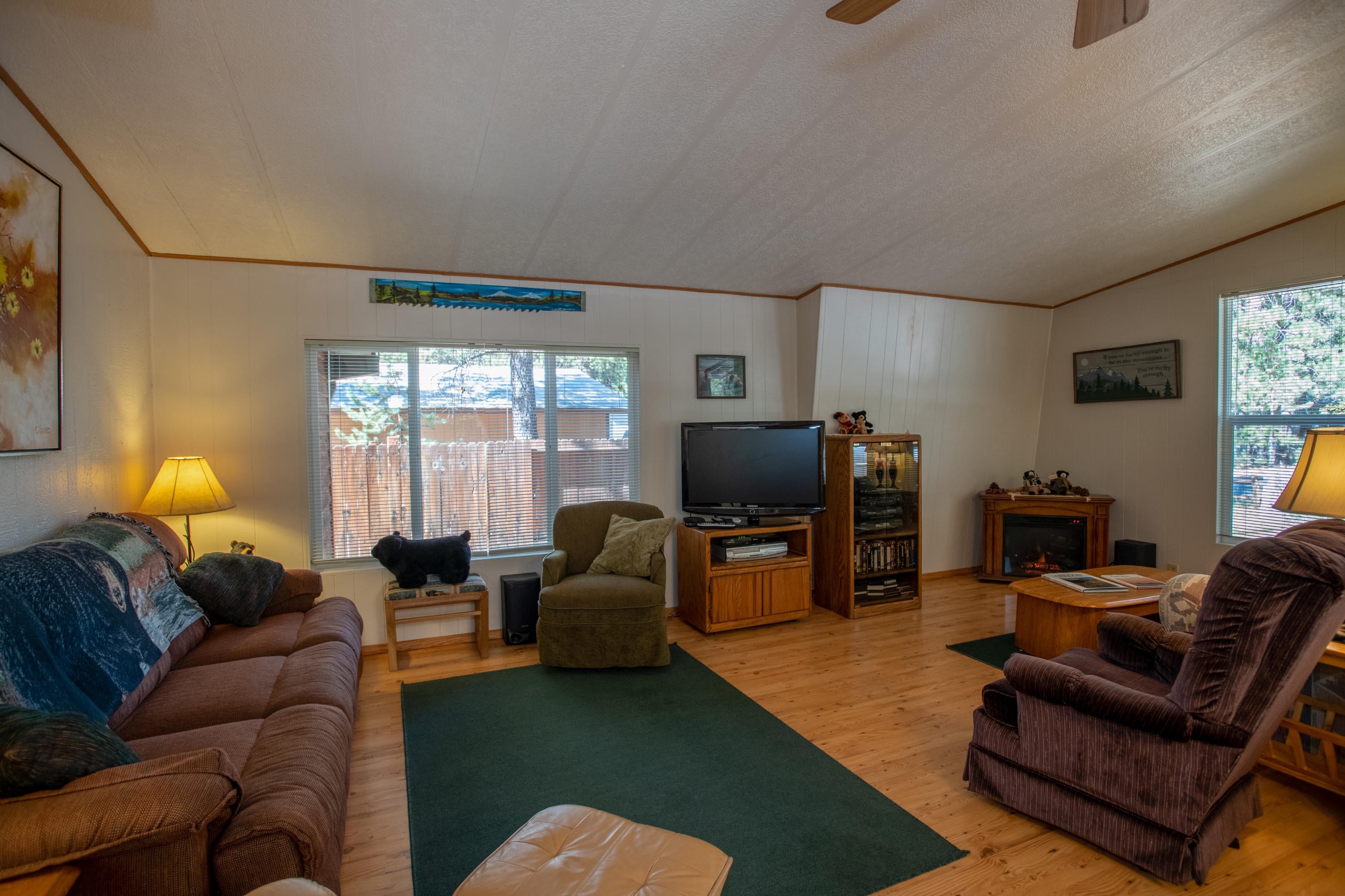 17031 Azusa Road Bend, OR 97707 - Photo 3 of 27 090220_0008-HDR copy