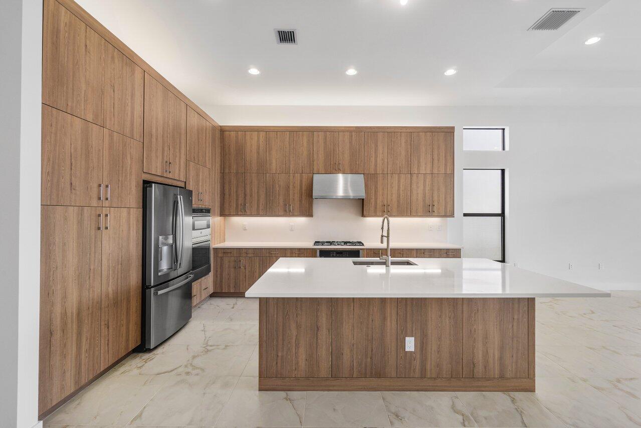 8254 Royal County Down Road Boca Raton, FL 33434 - Photo 5 of 12 Chef's Kitchen