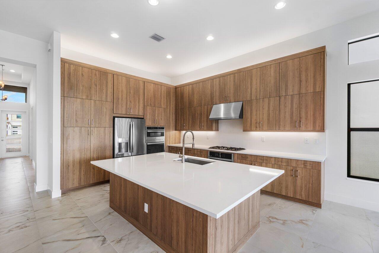 8254 Royal County Down Road Boca Raton, FL 33434 - Photo 6 of 12 Chef's Kitchen