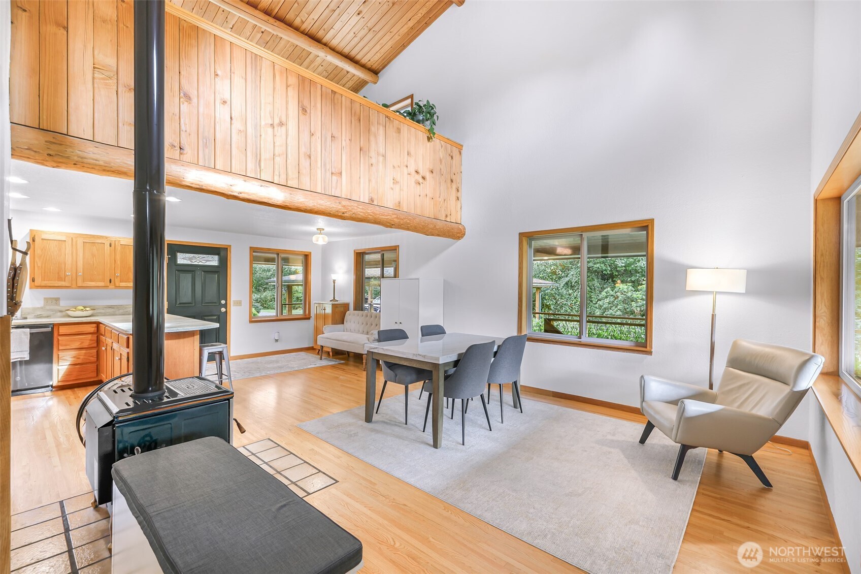 9515 Sunrise Road Blaine, WA 98230 - Photo 10 of 40 Gallery Image 10