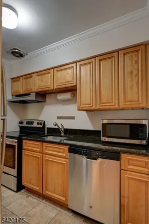 $1,950 | 2350 State Route 10, Unit B3, Morris Plains, NJ 07950