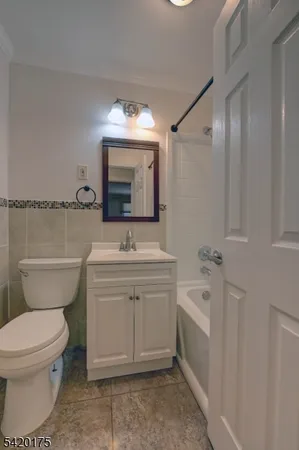 $1,950 | 2350 State Route 10, Unit B3, Morris Plains, NJ 07950