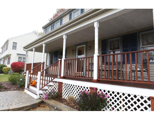 60 Ireta Road Shrewsbury, MA 01545 - Photo 6 of 28 Gallery Image 6