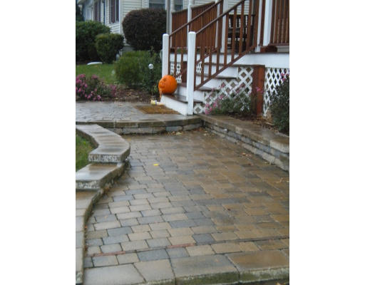 60 Ireta Road Shrewsbury, MA 01545 - Photo 7 of 28 Gallery Image 7
