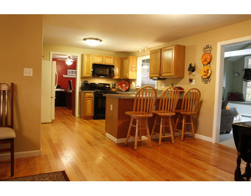 60 Ireta Road Shrewsbury, MA 01545 - Photo 9 of 28 Gallery Image 9