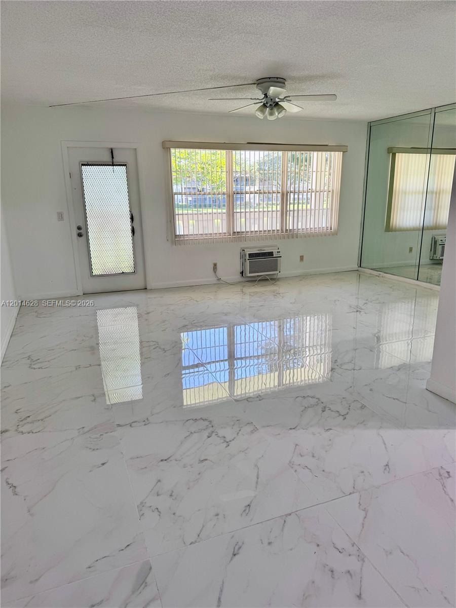 272 Dorset G, Unit G Boca Raton, FL 33434 - Photo 2 of 12 Photo 2