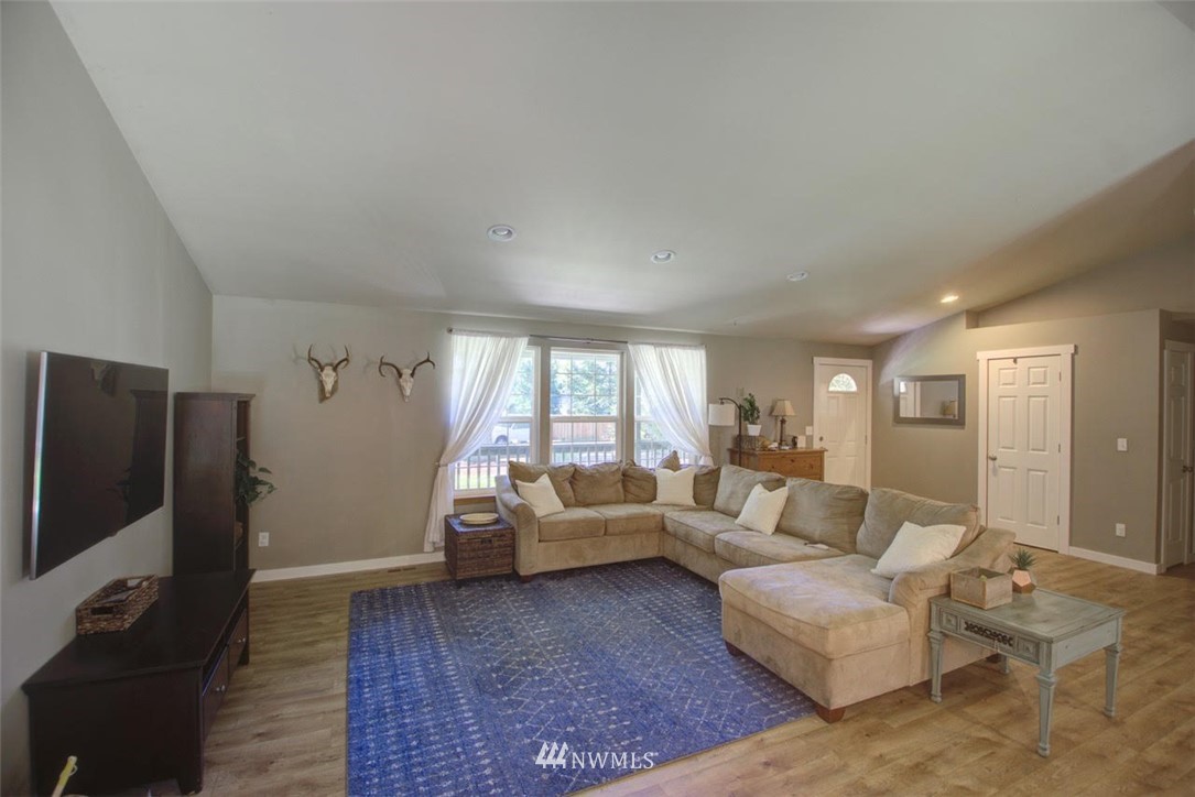 8104 173rd Avenue Southwest Rochester, WA 98579 - Photo 6 of 28