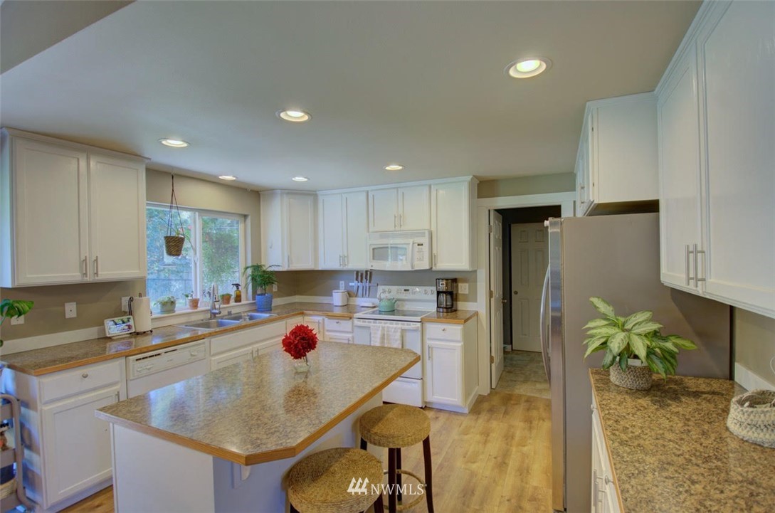 8104 173rd Avenue Southwest Rochester, WA 98579 - Photo 8 of 28