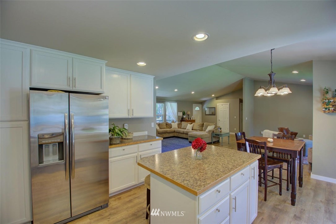 8104 173rd Avenue Southwest Rochester, WA 98579 - Photo 10 of 28