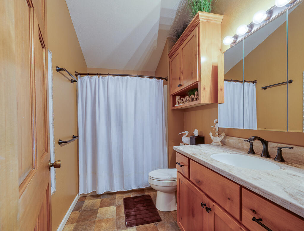 15512 Riveredge Road Klamath Falls, OR 97601 - Photo 33 of 37 15512 River Edge-35