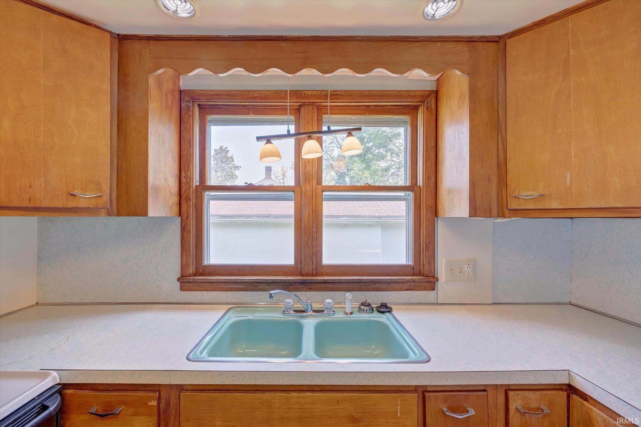 229 South Maple Street Bloomington, IN 47404 - Photo 18 of 35