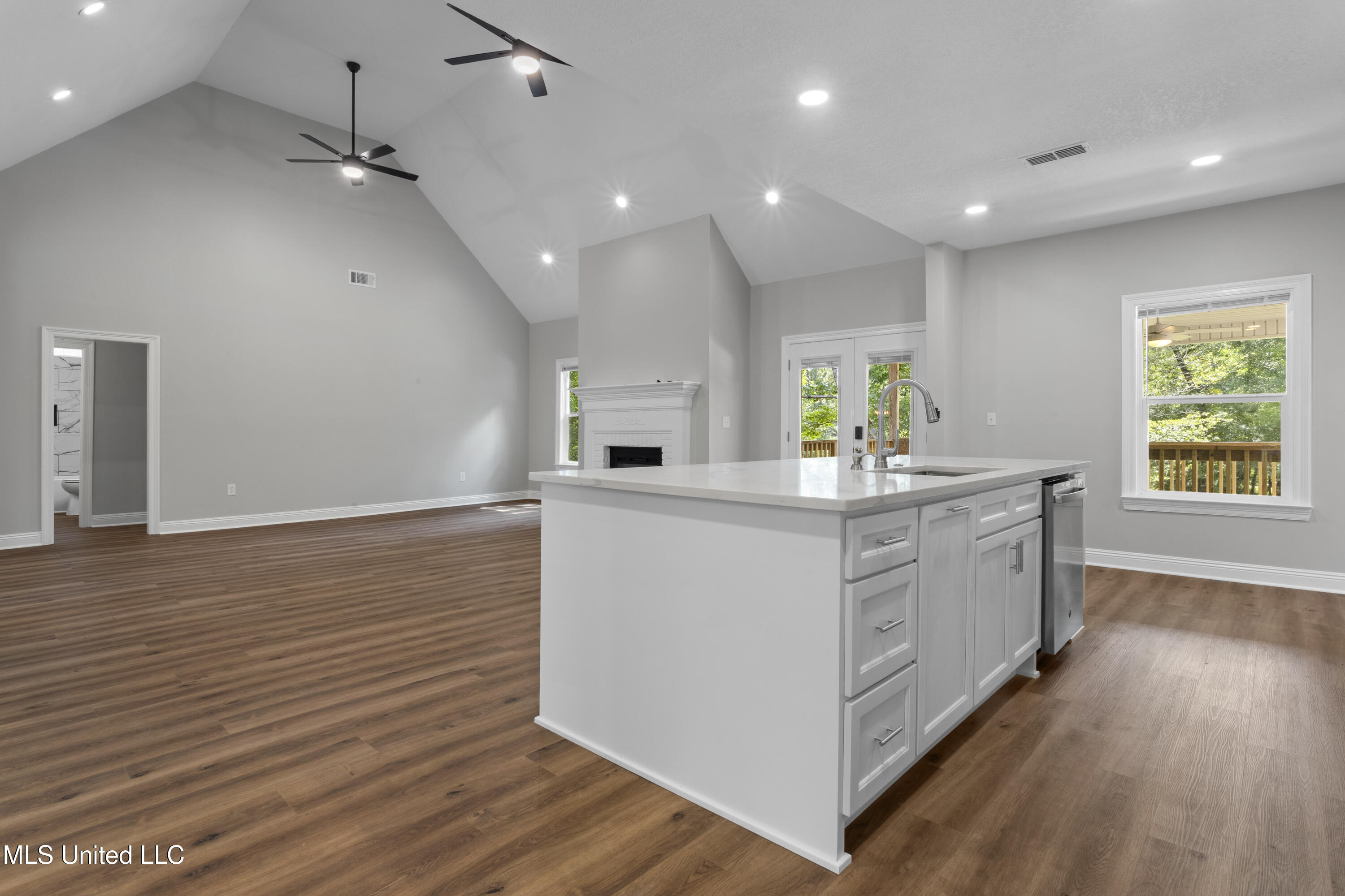 3554 Rivers Point Road D'Iberville, MS 39540 - Photo 17 of 46 021