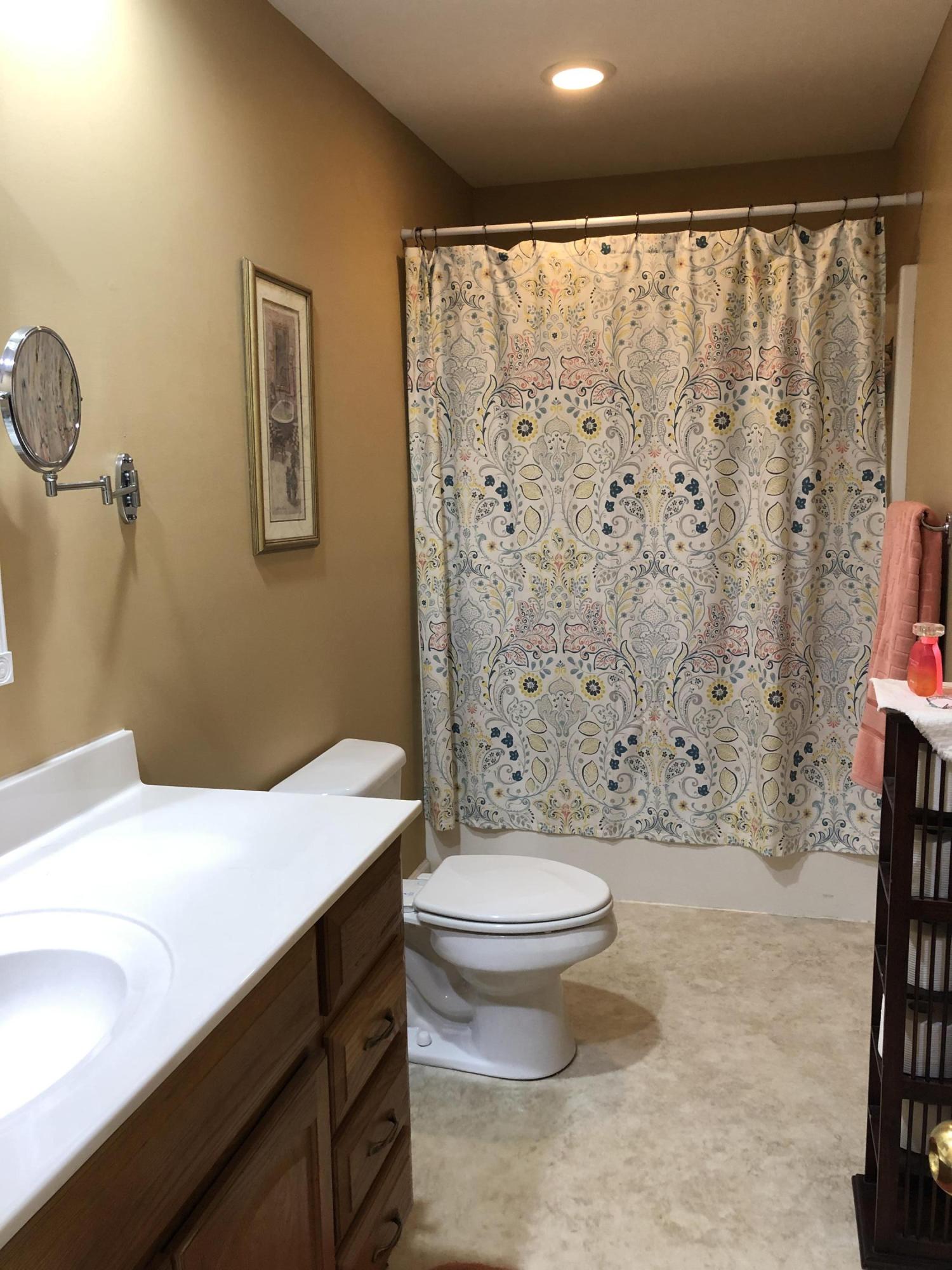 3857 Light Pink Road Louisville, TN 37777 - Photo 25 of 35 Guest Bath