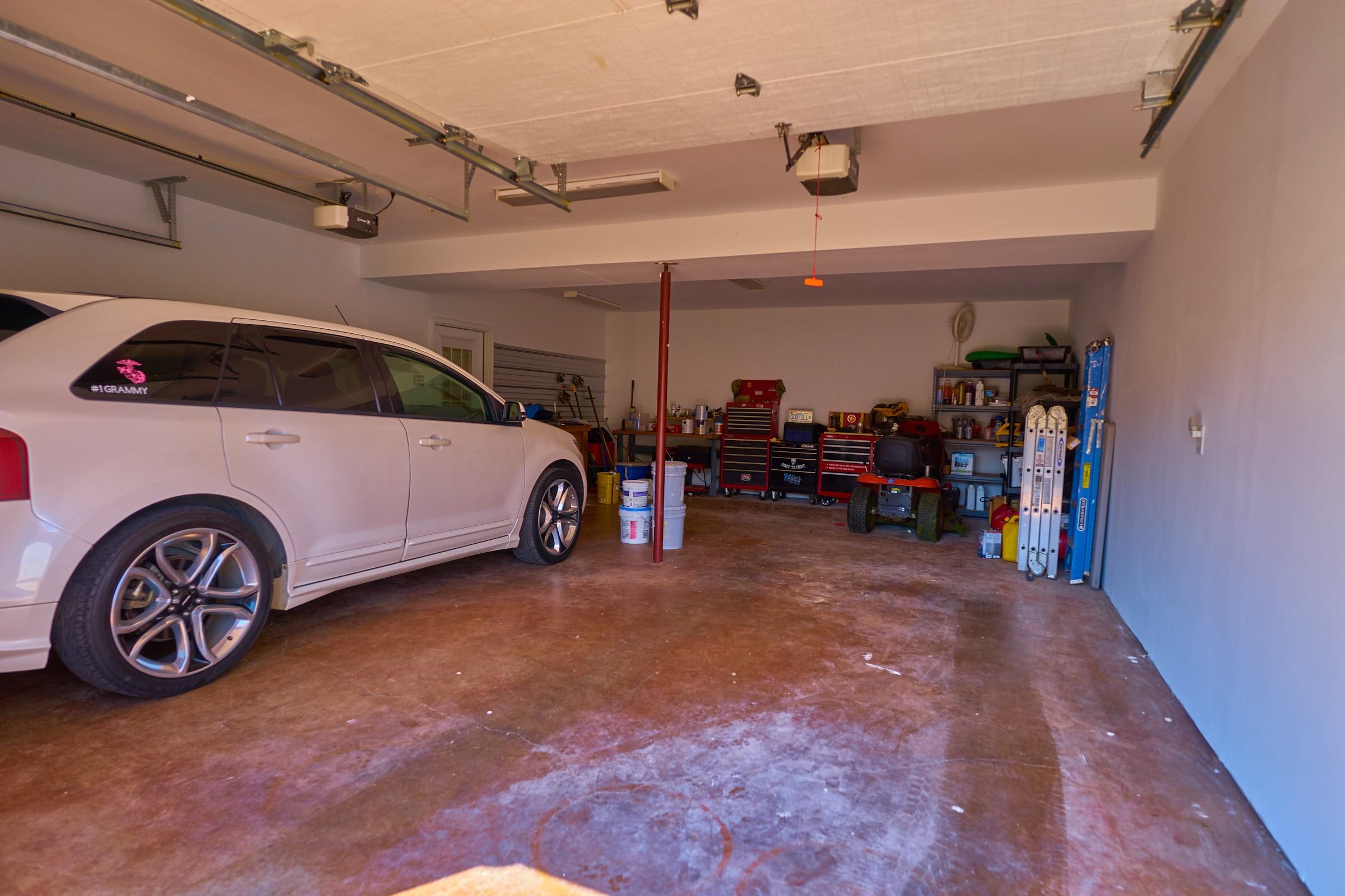 3857 Light Pink Road Louisville, TN 37777 - Photo 34 of 35 3857 Garage 3