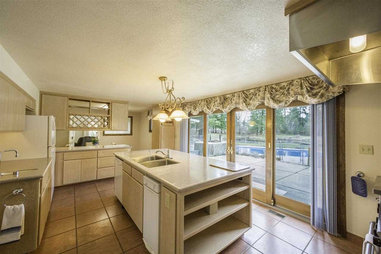 7816 North Starr Road Newman Lake, WA 99025 - Photo 3 of 20 Gallery Image 3