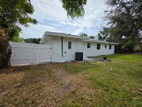 $2,550 | 1614 North Washington Avenue, Clearwater, FL 33755