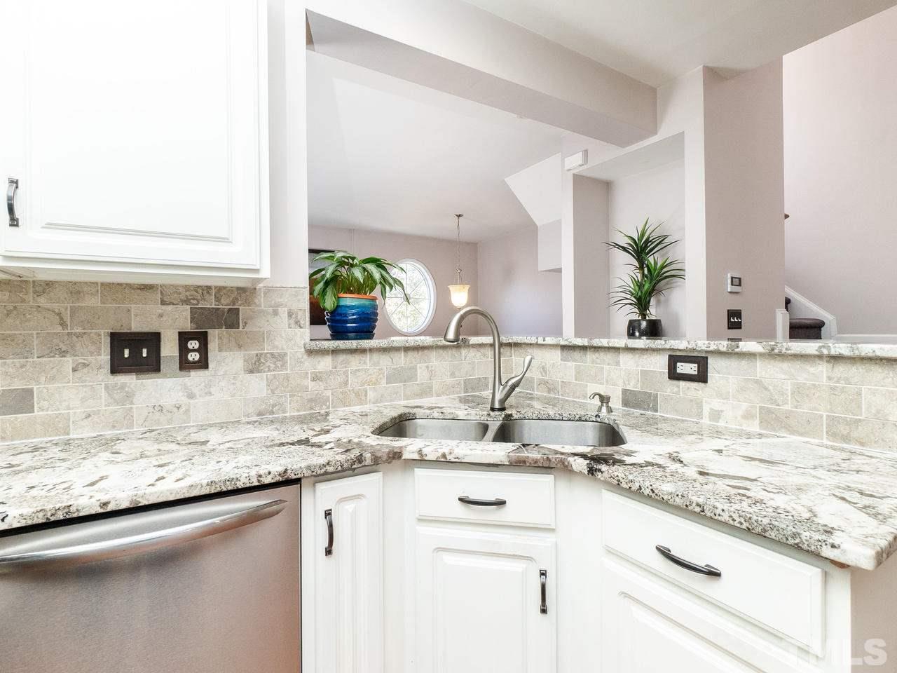 5560 Vista View Court Raleigh, NC 27612 - Photo 15 of 29 Gallery Image 15