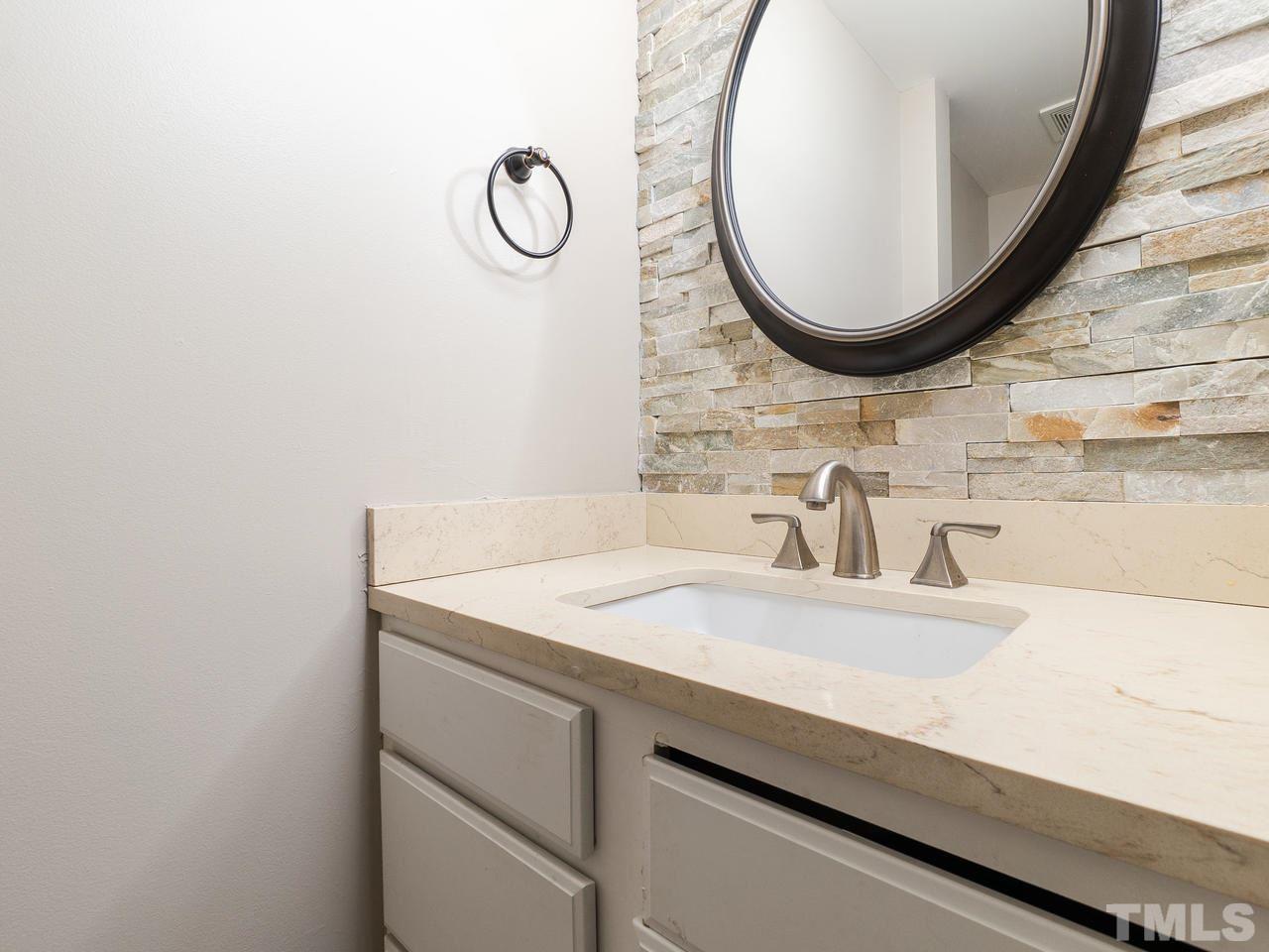5560 Vista View Court Raleigh, NC 27612 - Photo 7 of 29 Gallery Image 7