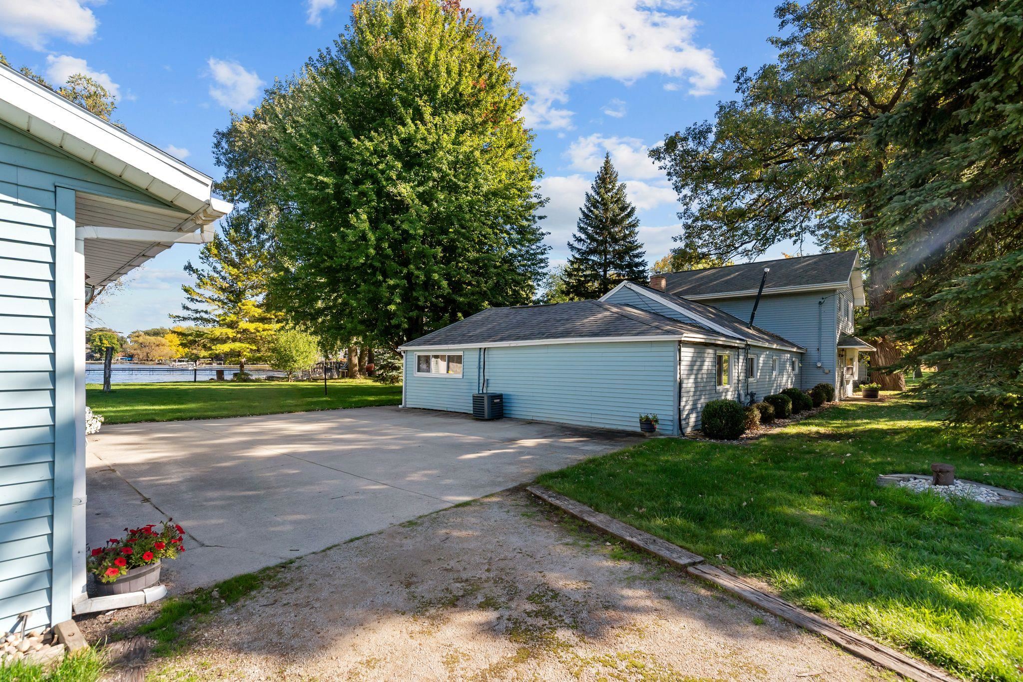 5592 Lake Road Oshkosh, WI 54902 - Photo 53 of 65 Gallery Image 53