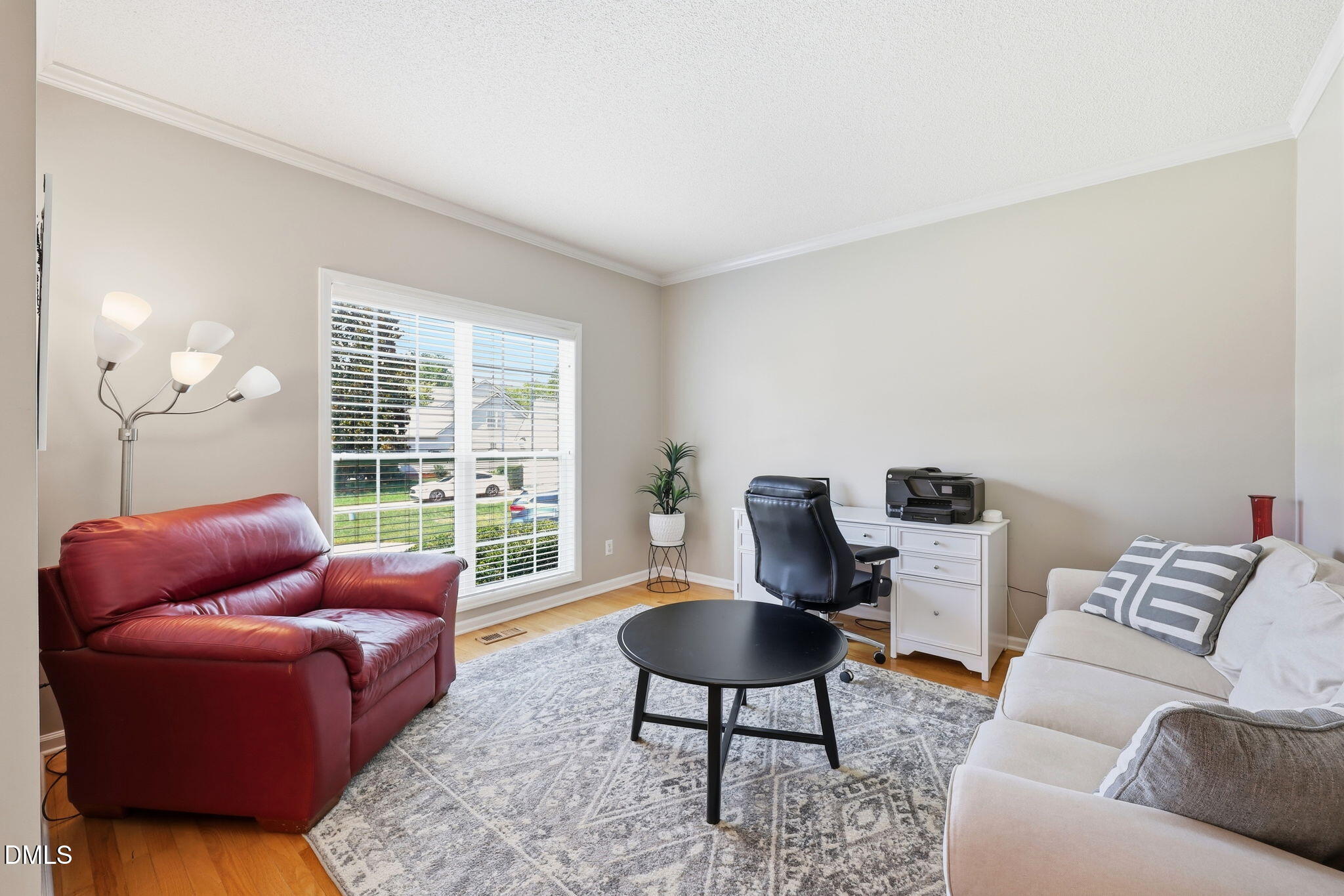 8900 Eaglebrook Court Raleigh, NC 27617 - Photo 5 of 40 Living Room