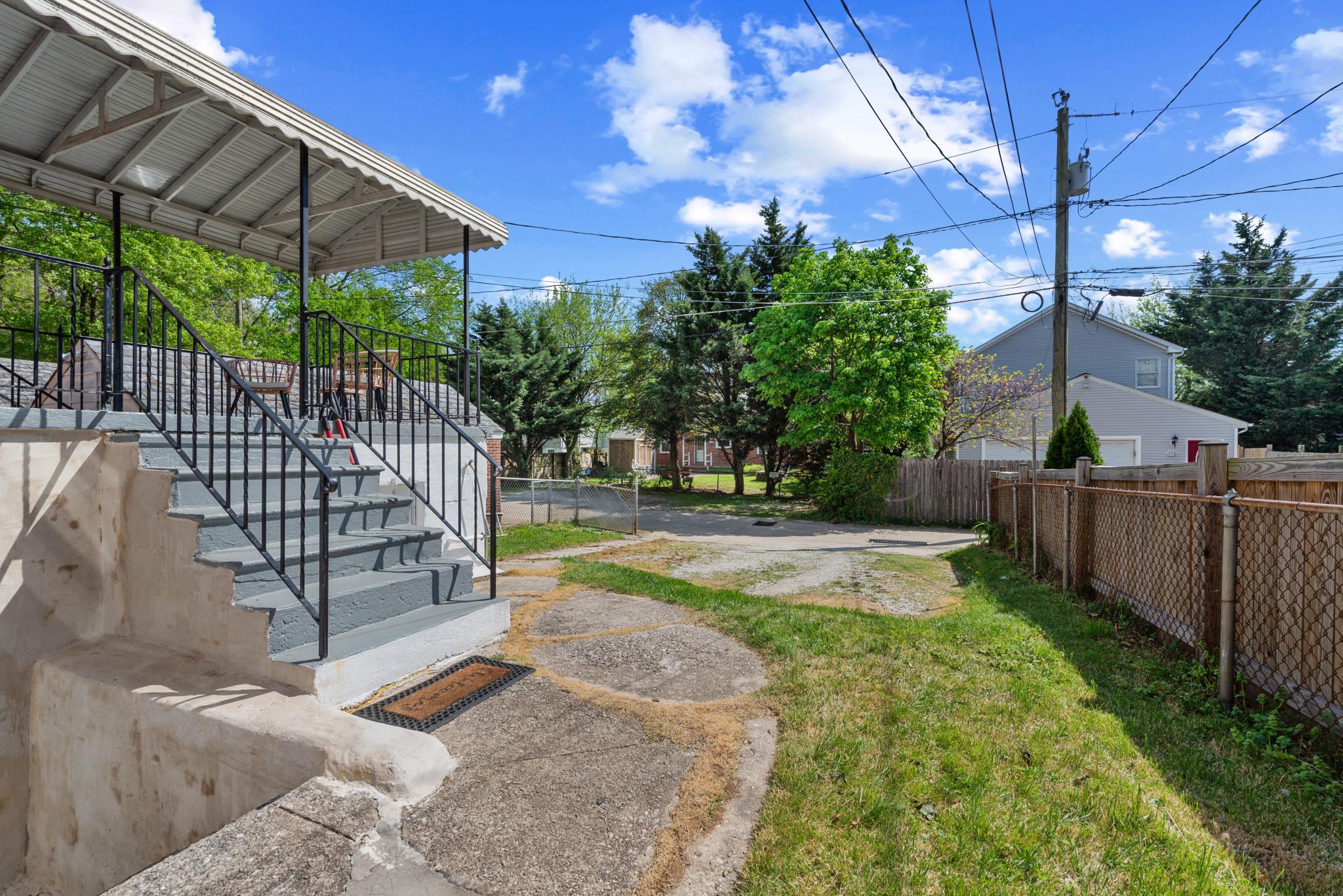 261 Ridge Avenue Towson, MD 21286 - Photo 32 of 34 Rear Deck