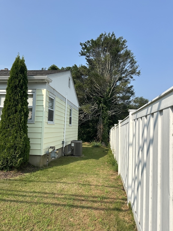 79 Cross Road Dartmouth, MA 02747 - Photo 6 of 10 Gallery Image 6