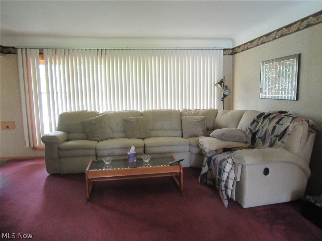 7736 Ragall Parkway Cleveland, OH 44130 - Photo 2 of 21 Gallery Image 2
