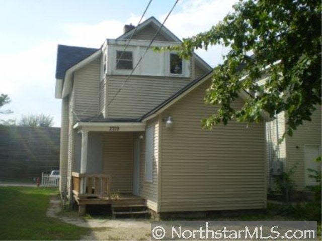 2219 5th Street Minneapolis, MN 55404 - Photo 2 of 2