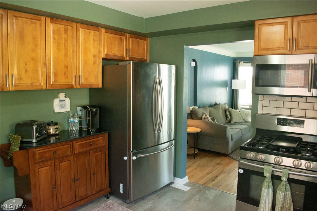 3015 Hearthstone Road Cleveland, OH 44134 - Photo 22 of 27