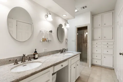 $695,000 | 6734 Vanderbilt Street, Unit 8, Houston, TX 77005