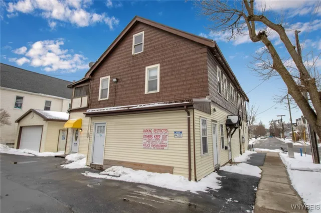 $1,050 | 314 Abbott Road, Buffalo, NY 14220