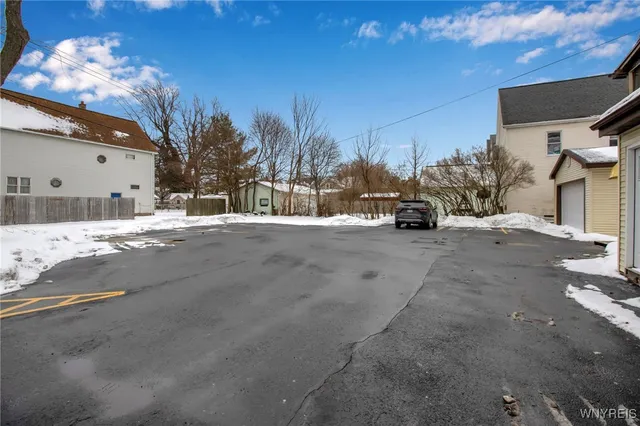 $1,050 | 314 Abbott Road, Buffalo, NY 14220