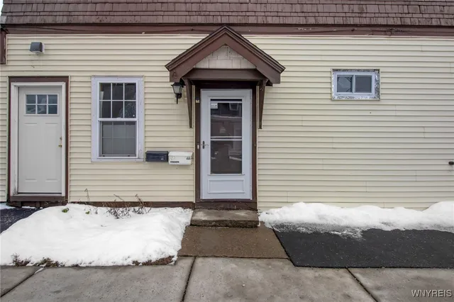 $1,050 | 314 Abbott Road, Buffalo, NY 14220