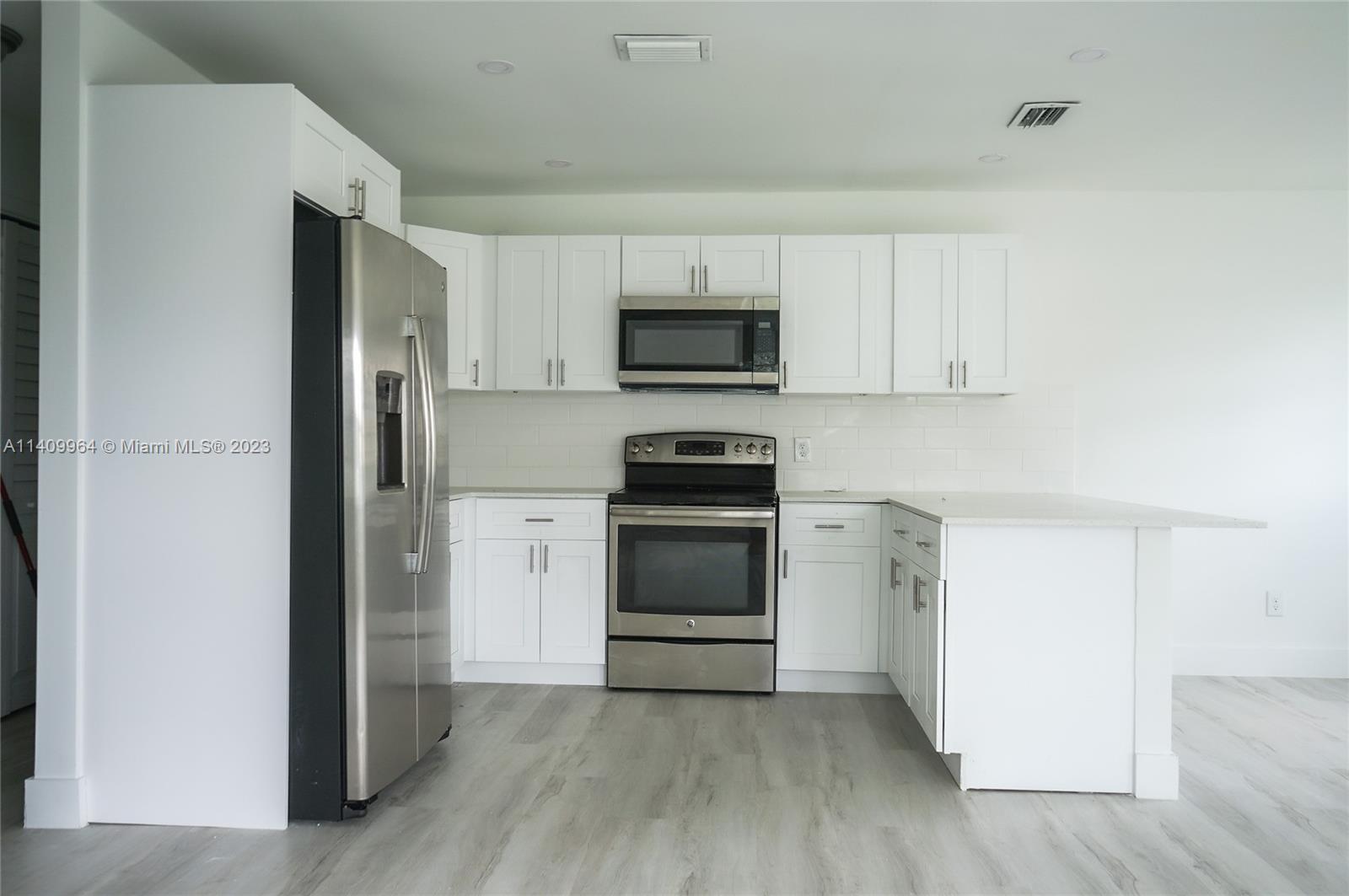 1473 West 35th Street Riviera Beach, FL 33404 - Photo 7 of 36 Gallery Image 7