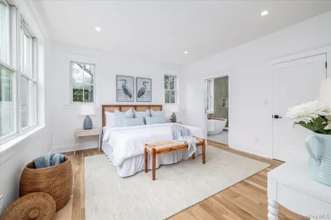 $1,799,000 | 480 Ackerly Pond Lane, Southold, NY 11971