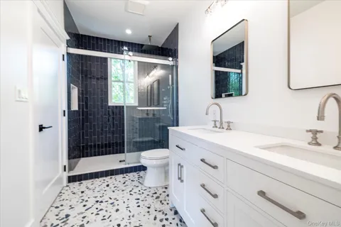 $1,799,000 | 480 Ackerly Pond Lane, Southold, NY 11971