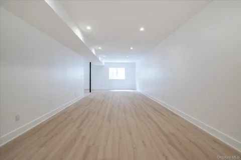 $1,799,000 | 480 Ackerly Pond Lane, Southold, NY 11971