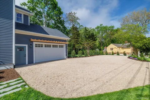 $1,799,000 | 480 Ackerly Pond Lane, Southold, NY 11971