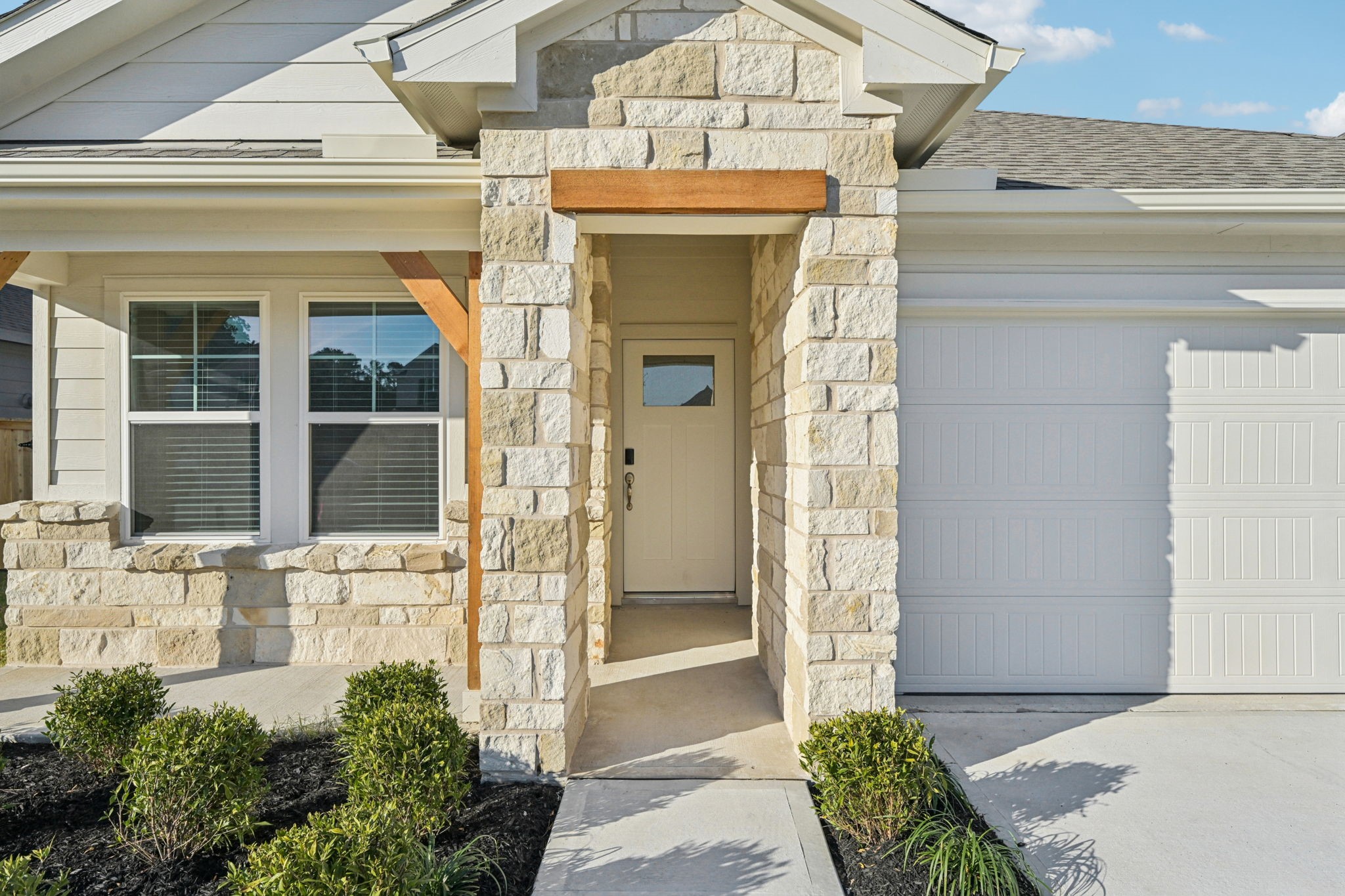 16213 Parish Pointe Court Conroe, TX 77302 - Photo 4 of 32