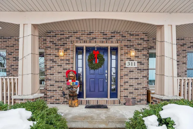 $575,000 | 311 Tvedt Drive, Mount Horeb, WI 53572