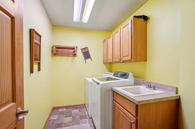 $575,000 | 311 Tvedt Drive, Mount Horeb, WI 53572