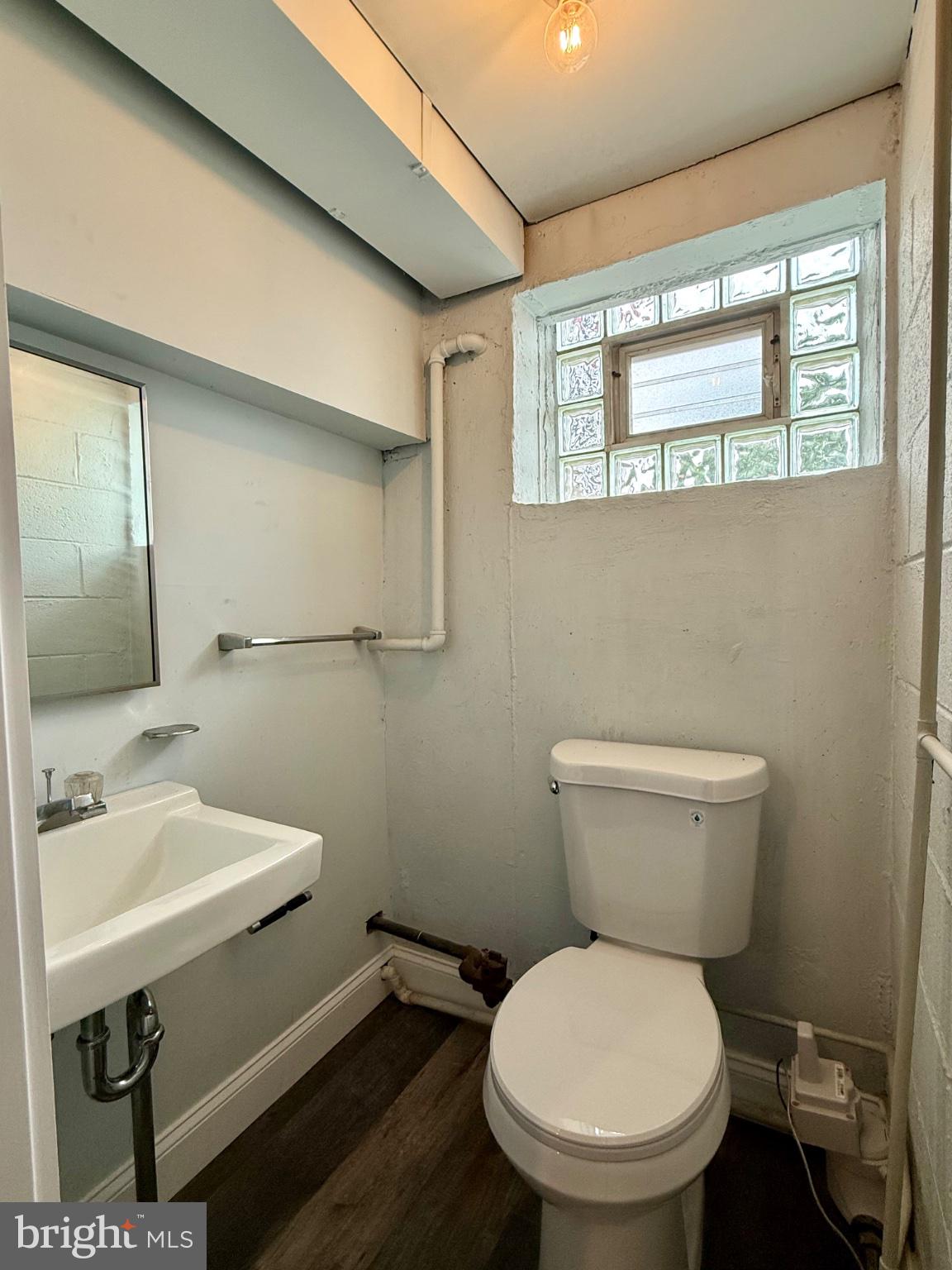 12820 Elnora Road Philadelphia, PA 19154 - Photo 25 of 31 Modern minimalist bathroom design.