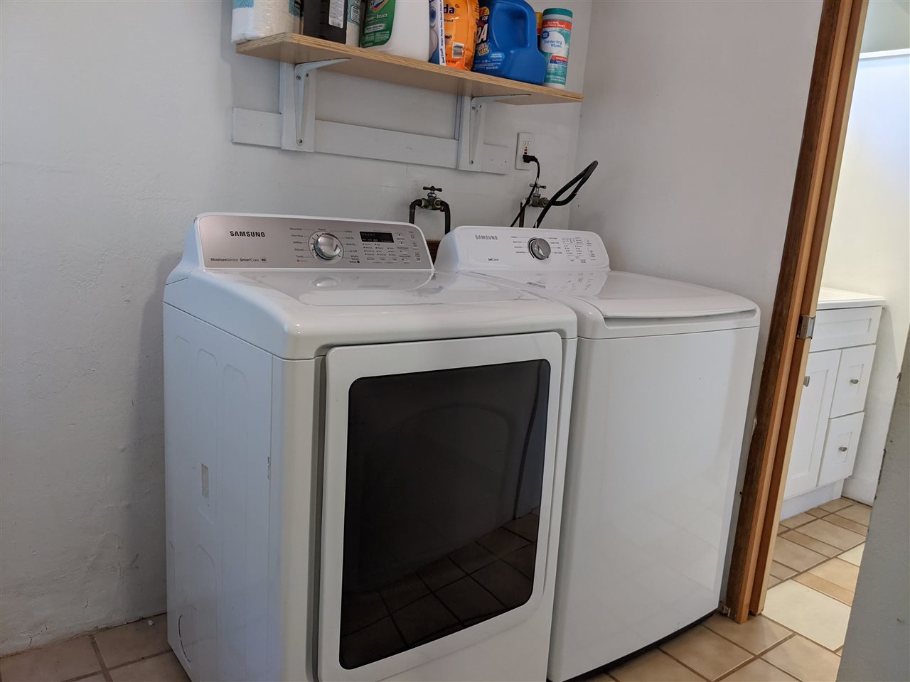 307 West Kuiaha Road Haiku, HI 96708 - Photo 17 of 30 a utility room with dryer and washer