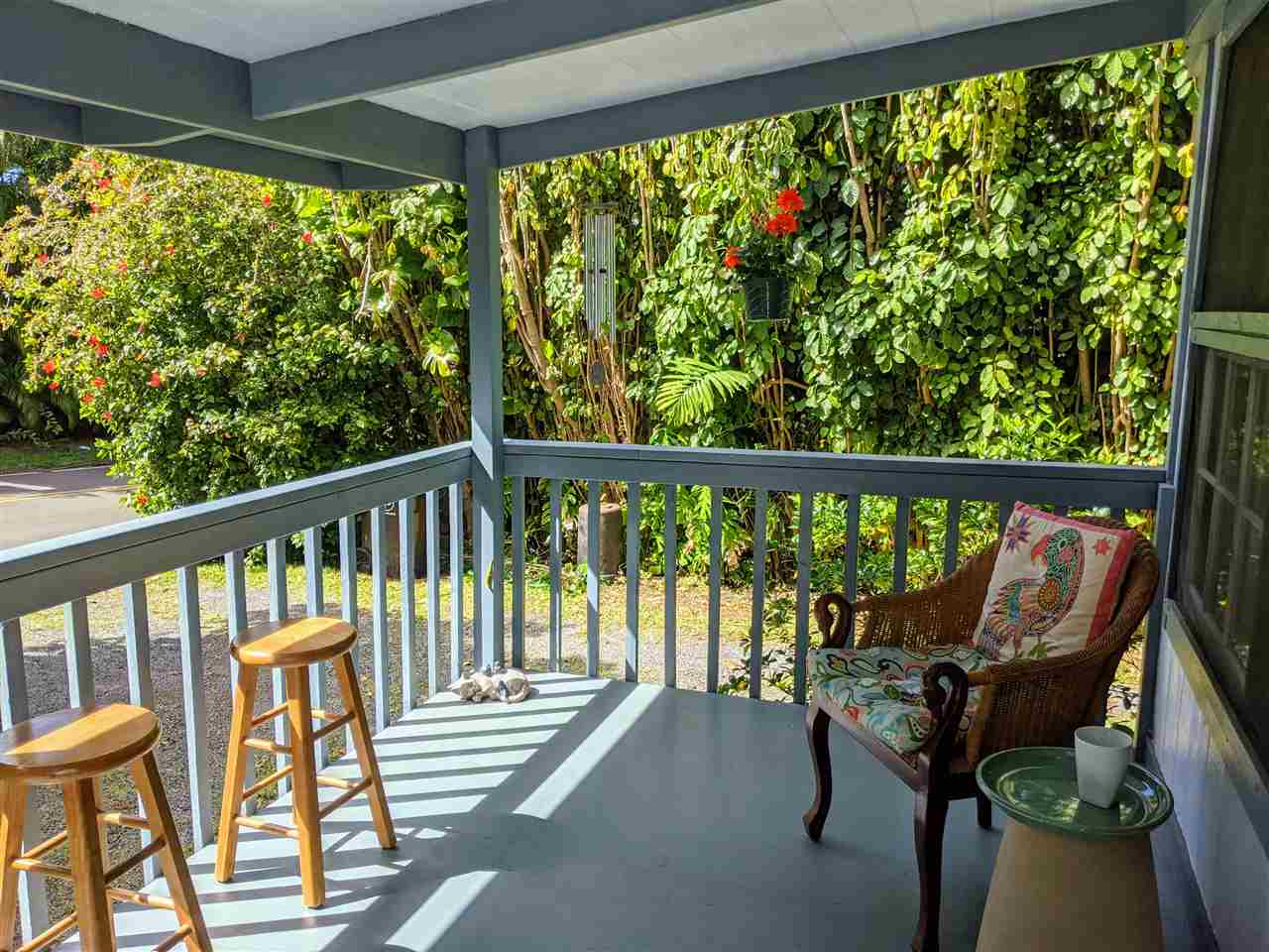 307 West Kuiaha Road Haiku, HI 96708 - Photo 4 of 30 a view of a two chair in the balcony