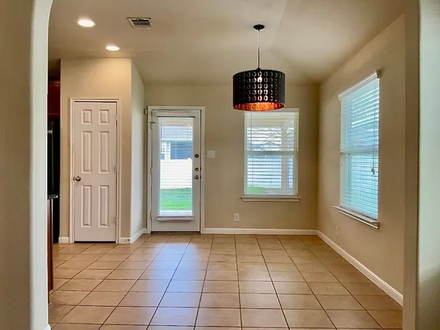 a view of an entryway of the house